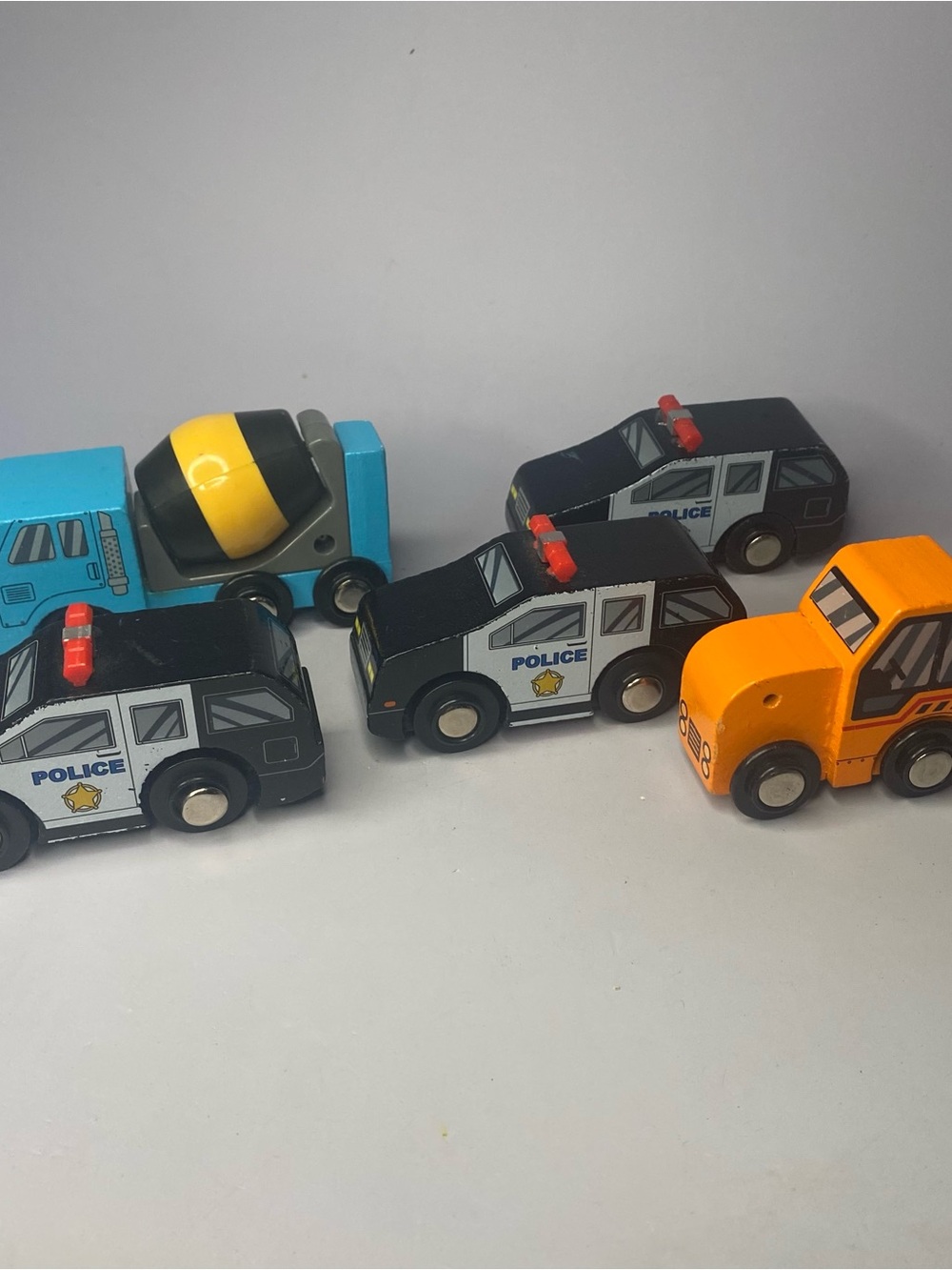 Maison Joseph Battat Wooden Police Car & Trucks Thomas Brio Train Compatible